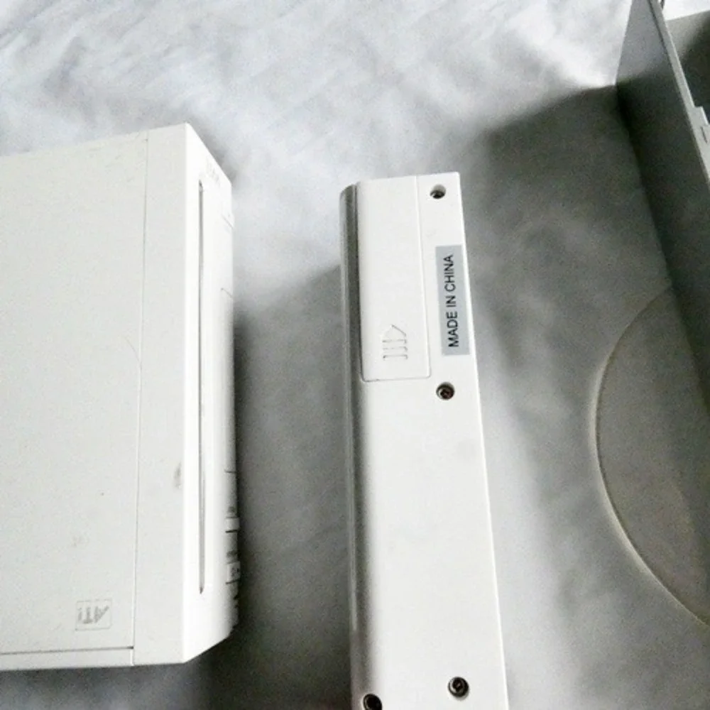 Nintendo Wii Bundle With 4 Games 2 Controllers RVL-001 Power Cable A/V Cable